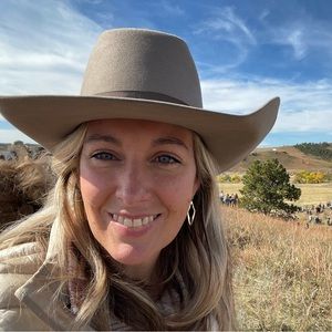 Meet your Posher, Shellie